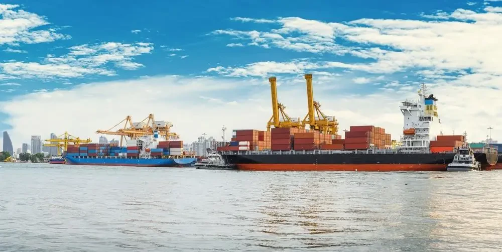 Shipping freight forwarder
