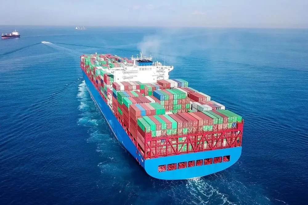 Container shipping service and cheap container shipping rates to Cape Verde, transport shipping boxes and discounted shipping rates