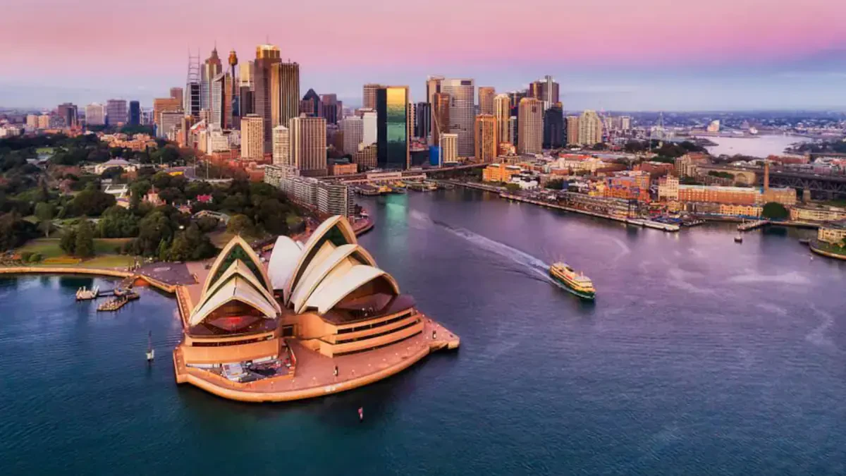 What is the cheapest way to move in Australia?
