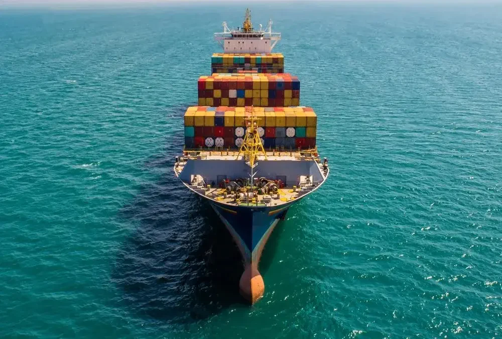 Ocean shipping services and shipping companies with full container loads of commercial cargo