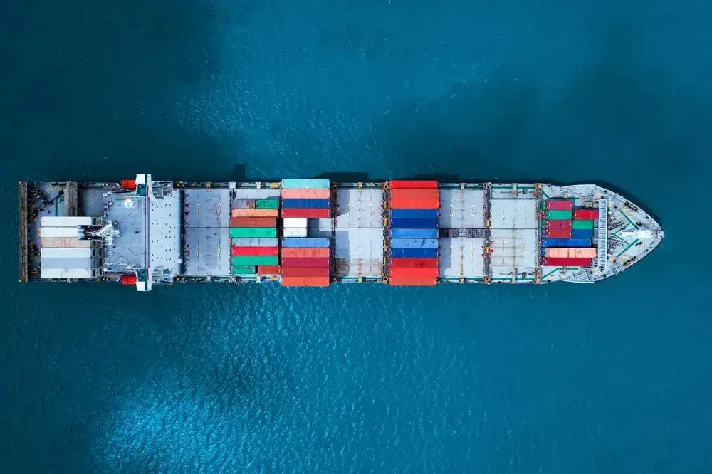 Best international shipping companies that go to Lithuania