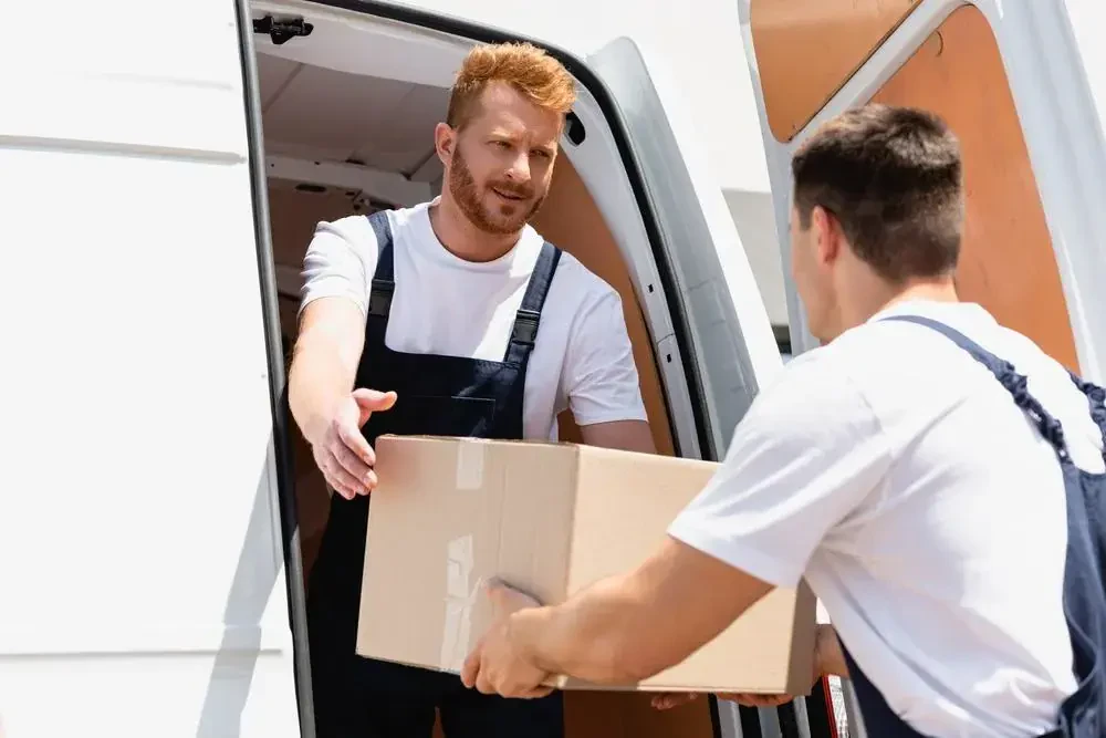 long distance movers in des moines washington