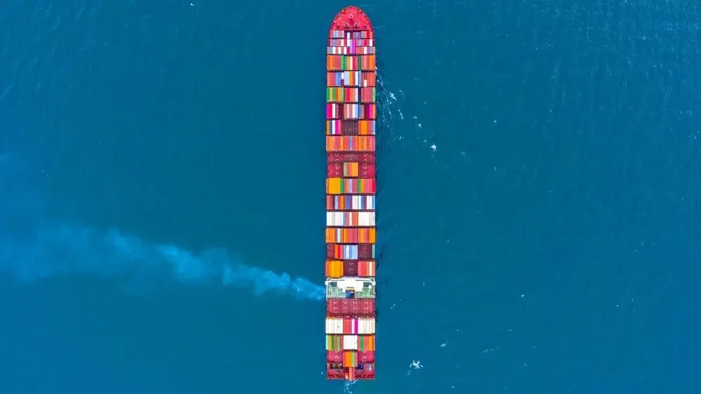 International shipments, shipping company, freight forwarders and container shipping cost calculator