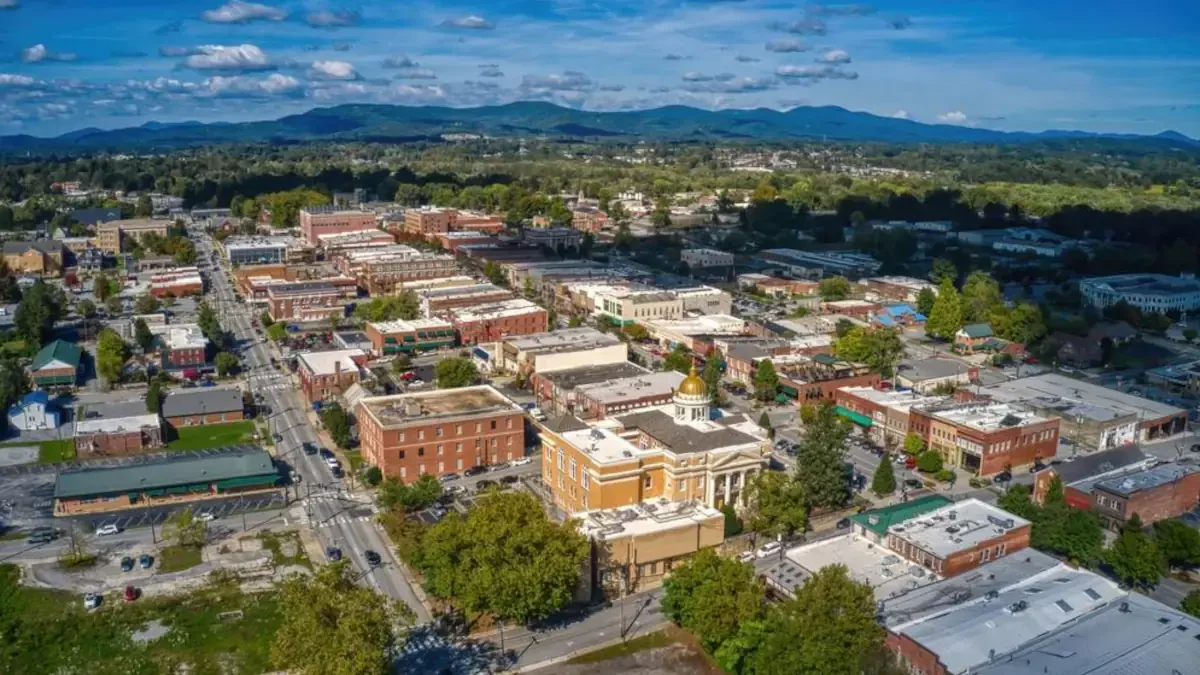 Best Hendersonville Movers Near Me – Premium Hendersonville, NC Moving Companies