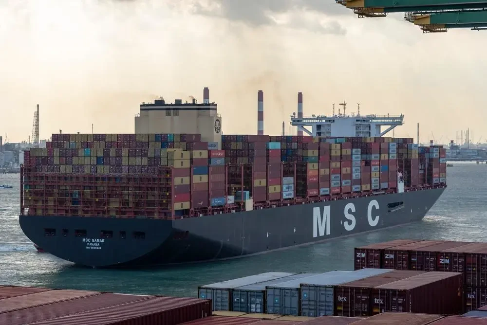 Three Movers cargo container and freight delivery services to Iceland