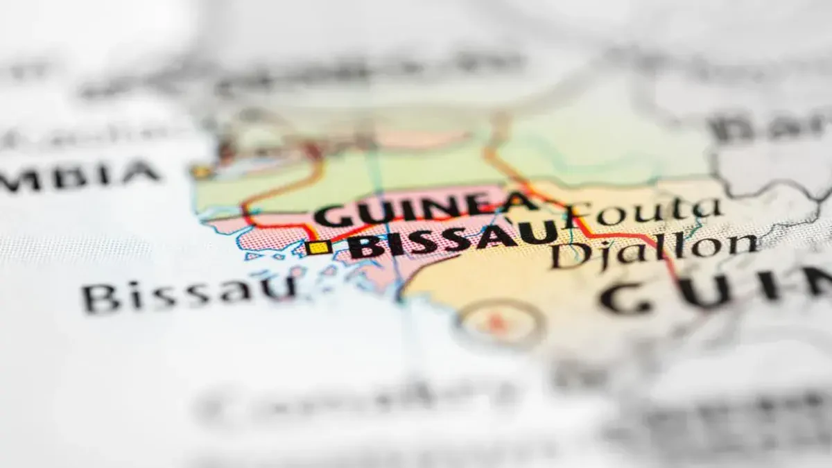 Movers Austria to Guinea-Bissau