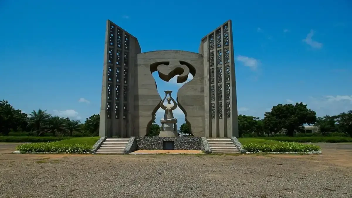 Movers Austria to Togo