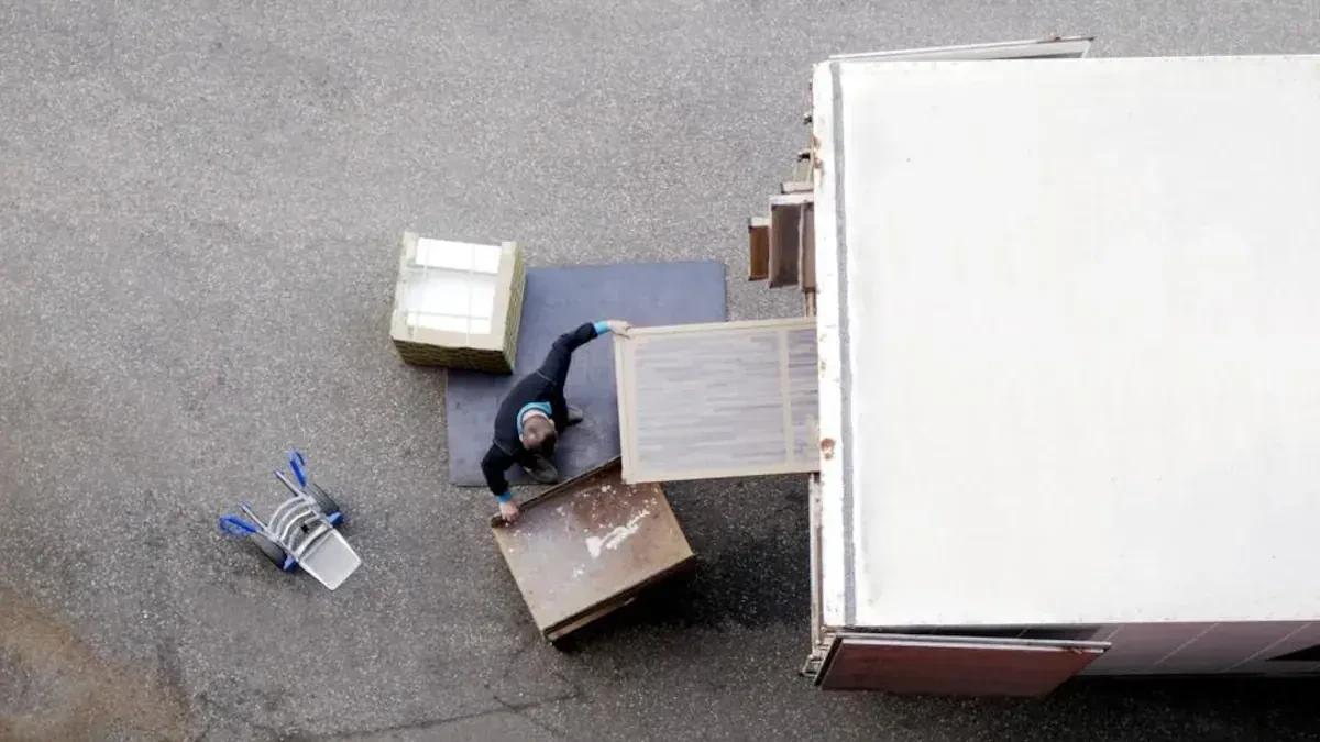 International Movers: Door-to-Door Shipping Services