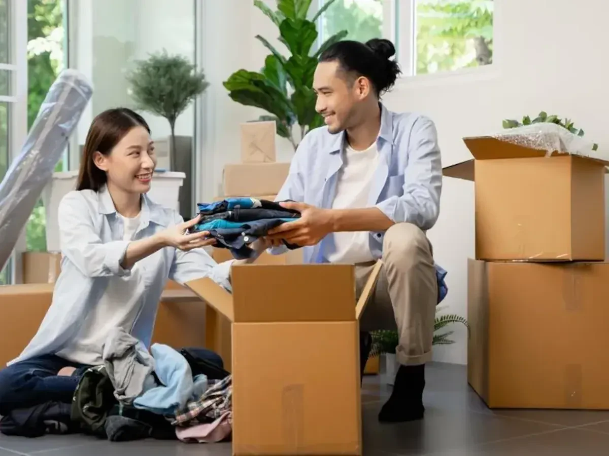 Do packers and movers pack clothes?