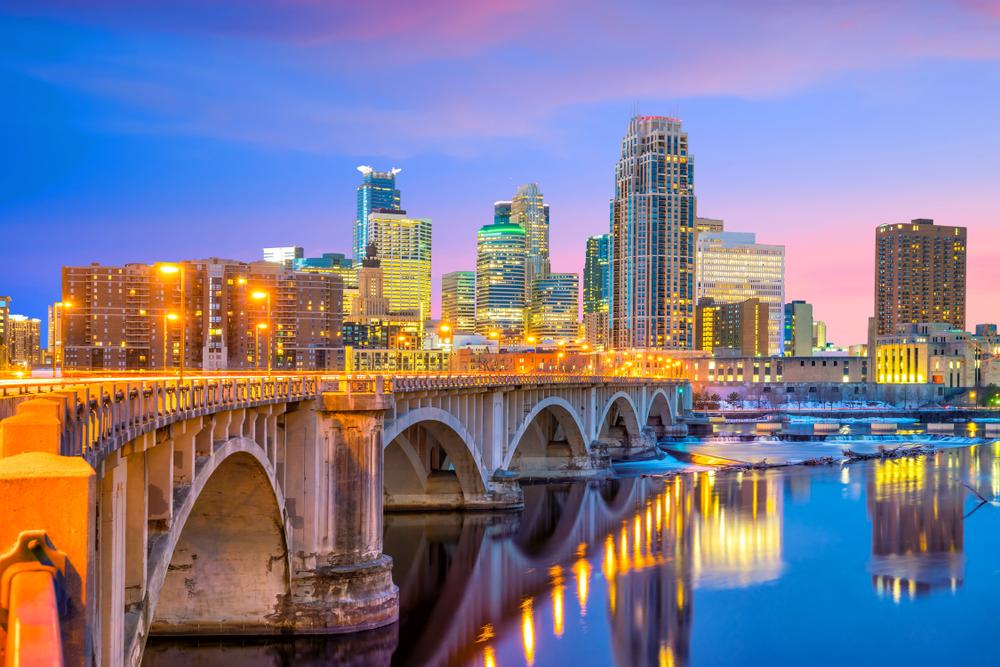 Minnesota Moving Permits & Licenses: How to Avoid Penalties