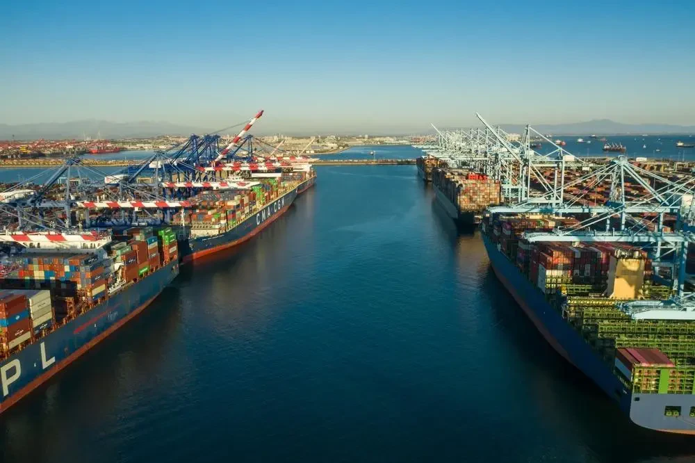 Shipping lines and international shipping rates