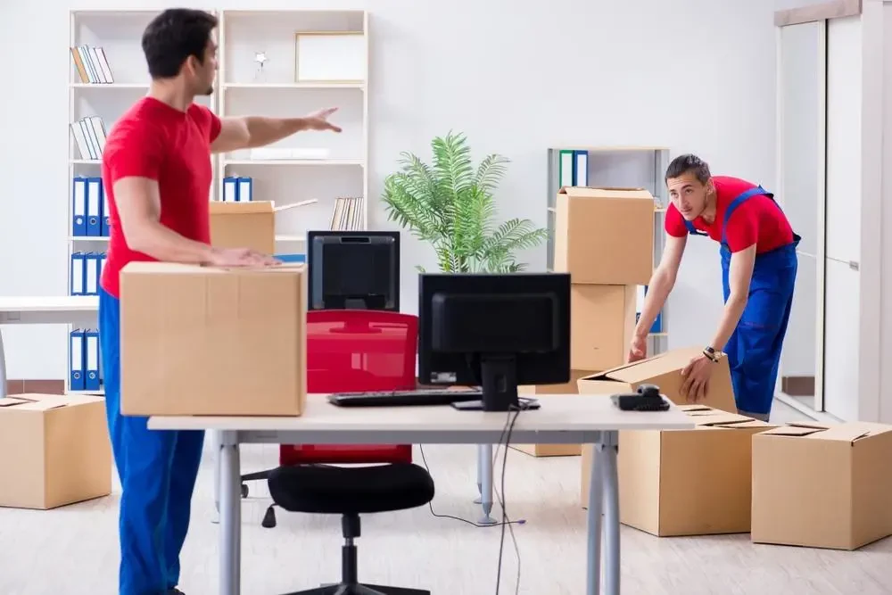 Full-service moving company in Fullerton Ave Chicago. Get packing supplies