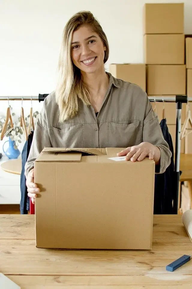 Leave the packing and unpacking your goods and credentials to us. We can also help you to deposit them in a storage facility