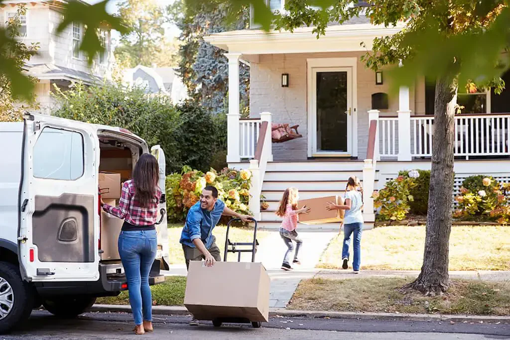 moving-from-rhode-island-to-maine.webp