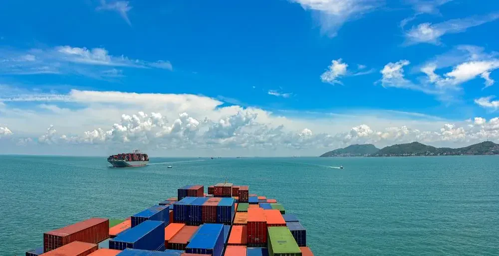 Moving services Austria to Angola