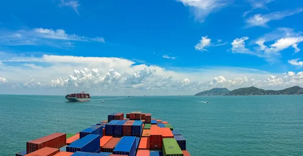 how much does it cost to move - cost of moving for Americans and Foreigners moving abroad - Housing prices, plane ticket deals, work visa and income level requirements, proof of funds