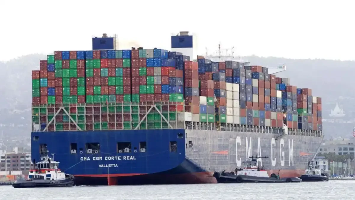 What is the difference between expat and relocation?