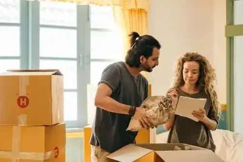 Avoid stress when trying to move to your new apartment. Hire our team of extremely professional movers