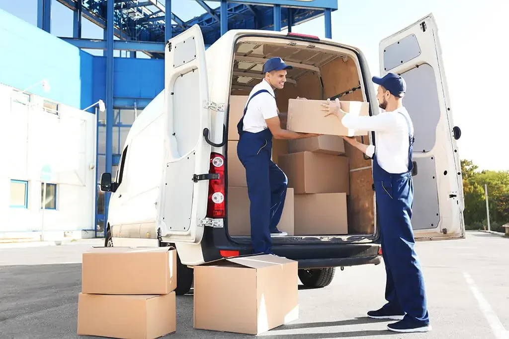 Long distance movers in Rome and New York