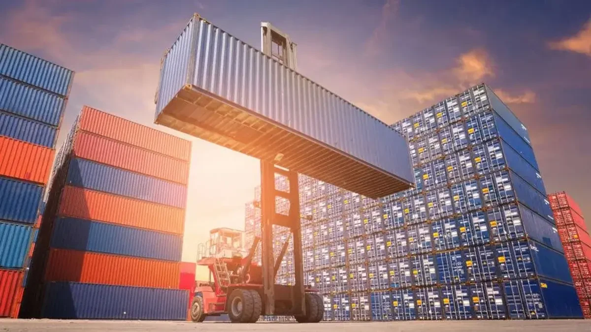 How much does it cost to ship a 40 foot container from China to us?