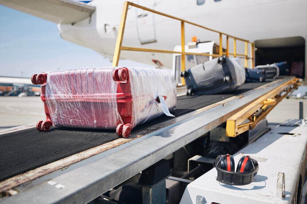 International Luggage Shipping Three Movers