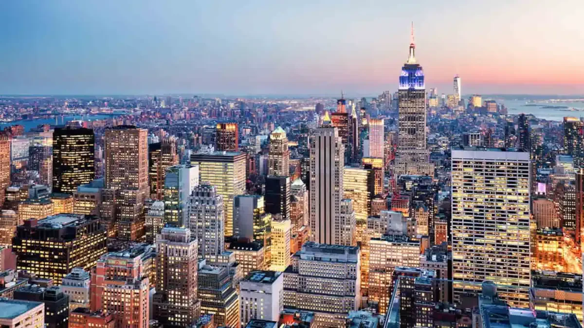 How long can a tenant stay without paying rent in NY?