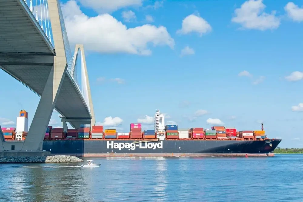 Three Movers cargo container and freight delivery services to United Kingdom